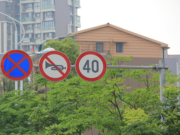 21单悬臂标志牌
